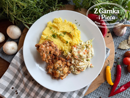 Kotlet drobiowy siekany z pieczarkami + ziemniaki + surówka